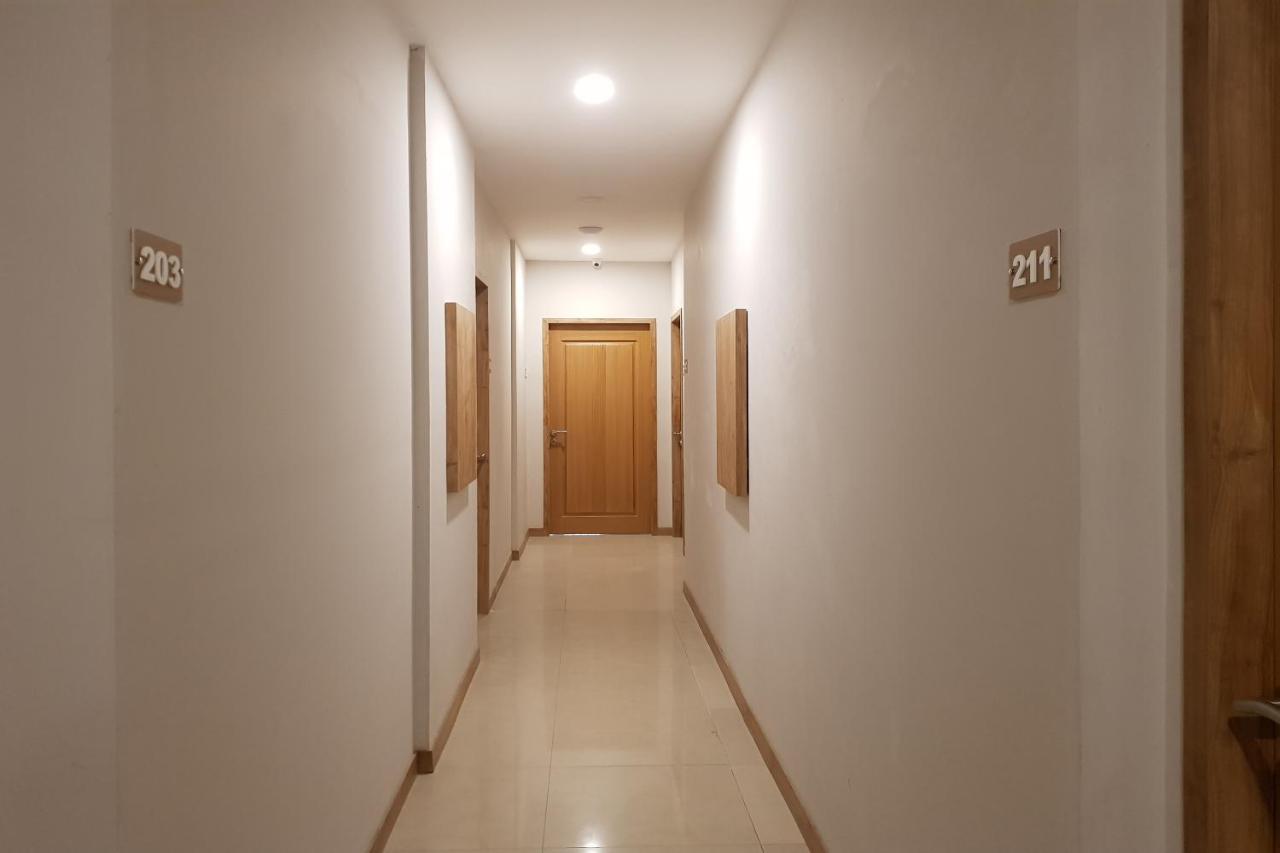 Oyo 90015 Platinum Guest House Medan Exterior photo